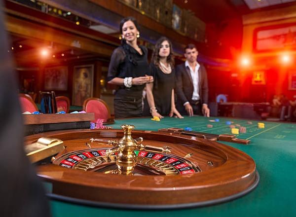 How Players Compare Game Categories at online casinos Singapore