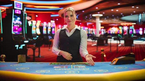 Explore Classic Poker Games at a Singapore online casino for Enthusiasts